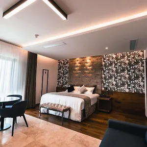 Hotel The Village Boutique And ****